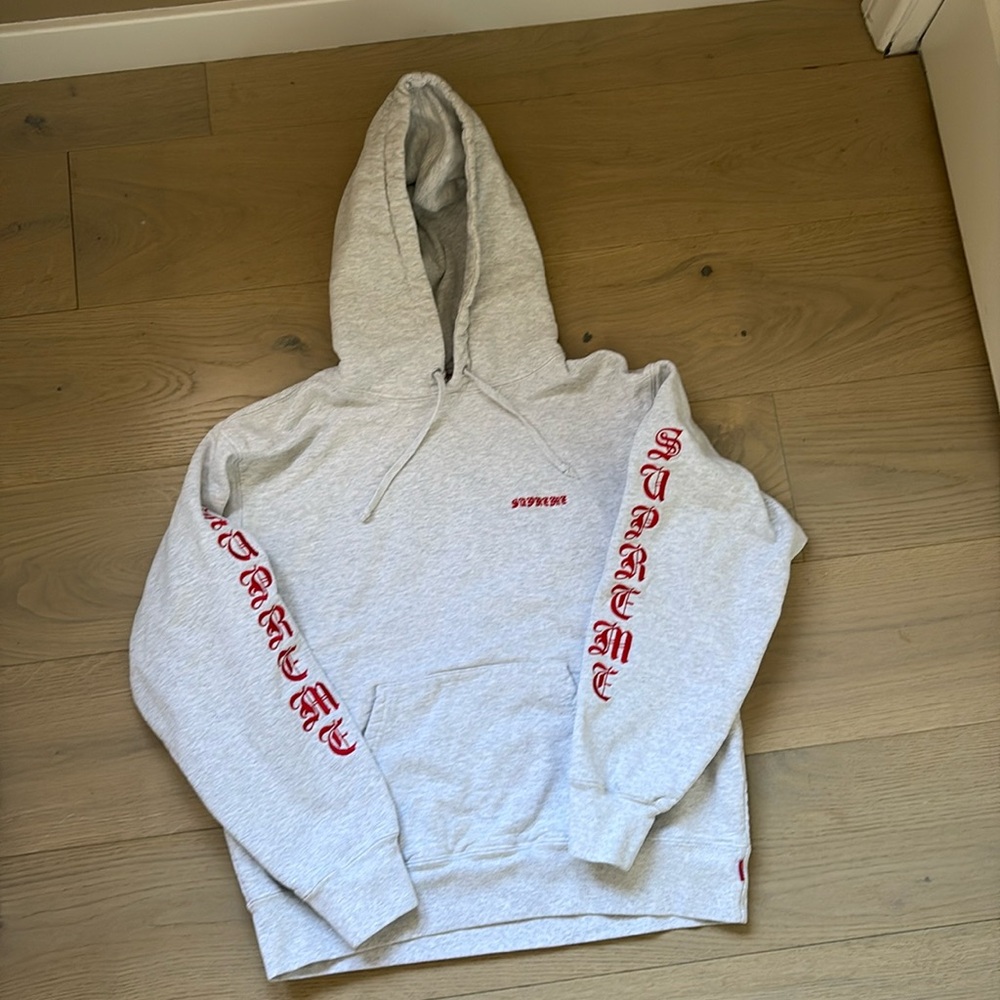 SUPREME brand hoodie, men’s size small